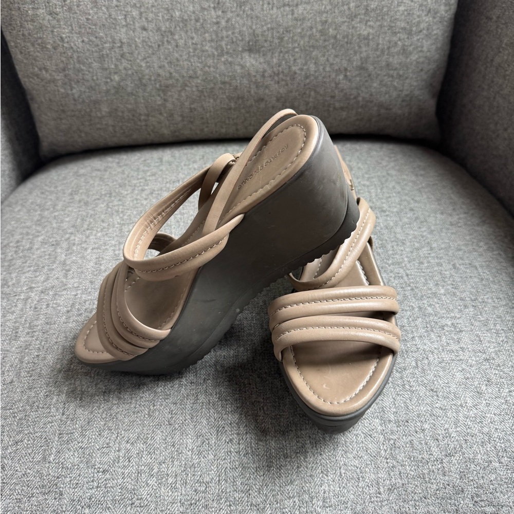 Roberto Del Carlo Taupe Strappy Wedge Sandal Size 7